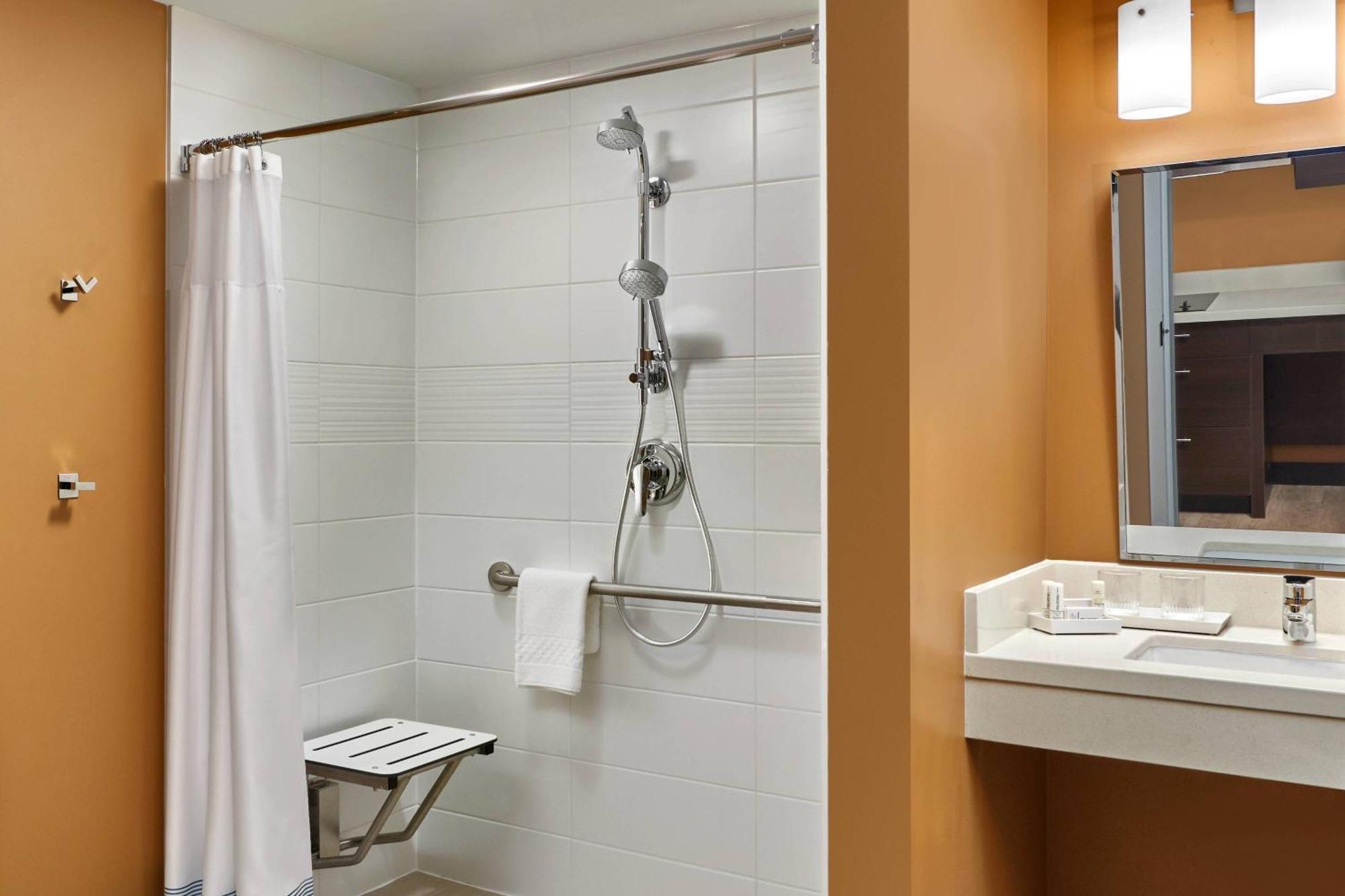 Towneplace Suites By Marriott Fort Mcmurray Εξωτερικό φωτογραφία