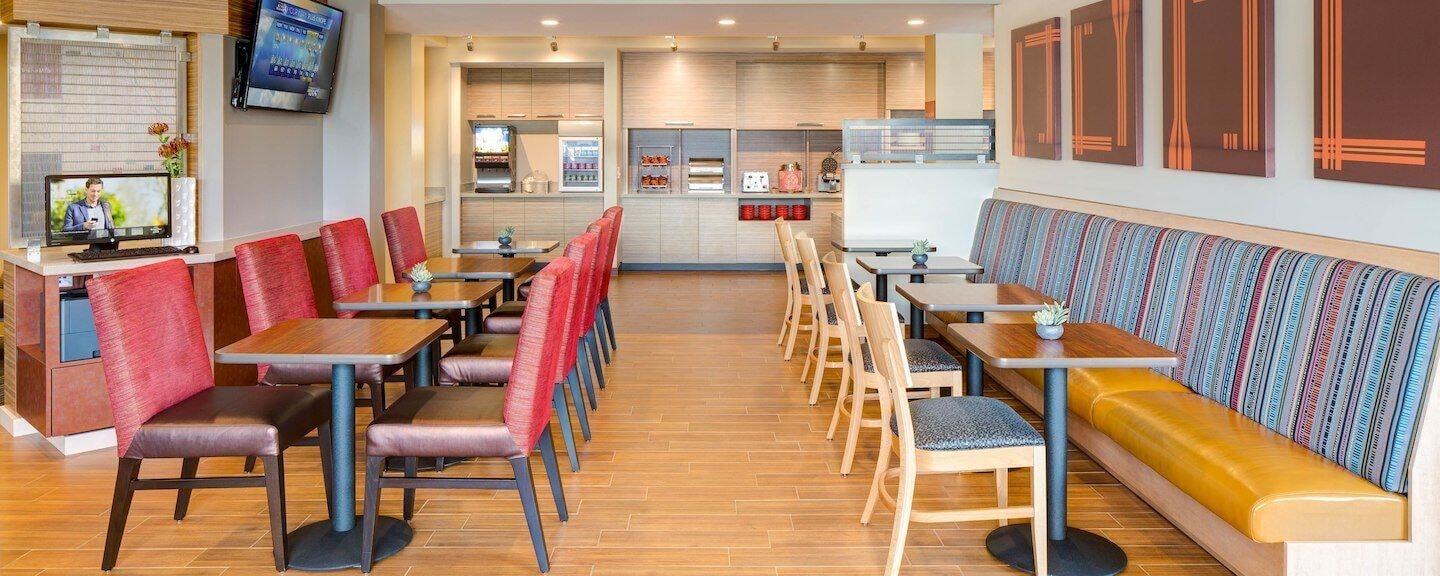 Towneplace Suites By Marriott Fort Mcmurray Εξωτερικό φωτογραφία